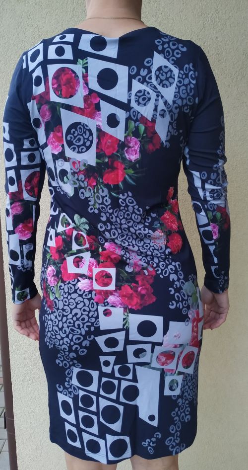 Dámské šaty dlouhý rukáv